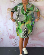 Roya™ - Farbenfrohes Kleid mit V-Ausschnitt