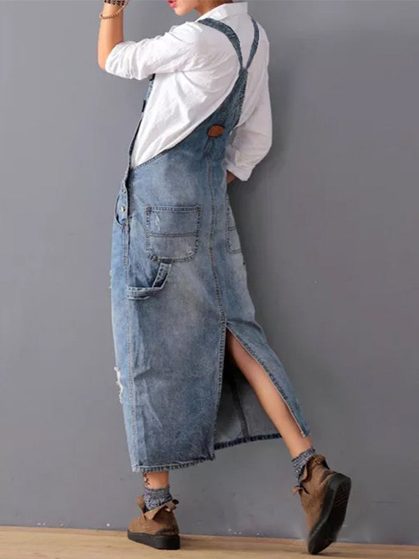 Frayla™ – Abgenutztes Jeanskleid mit Schlitz hinten